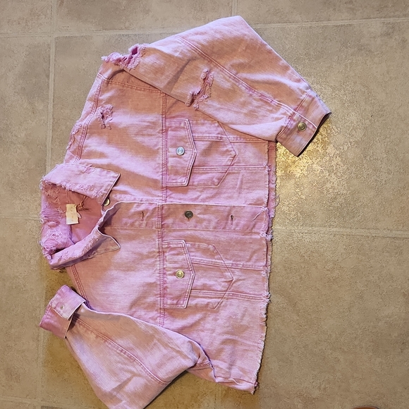 entro Jackets & Blazers - Host Pick🎉 Distressed Crop Jacket, M